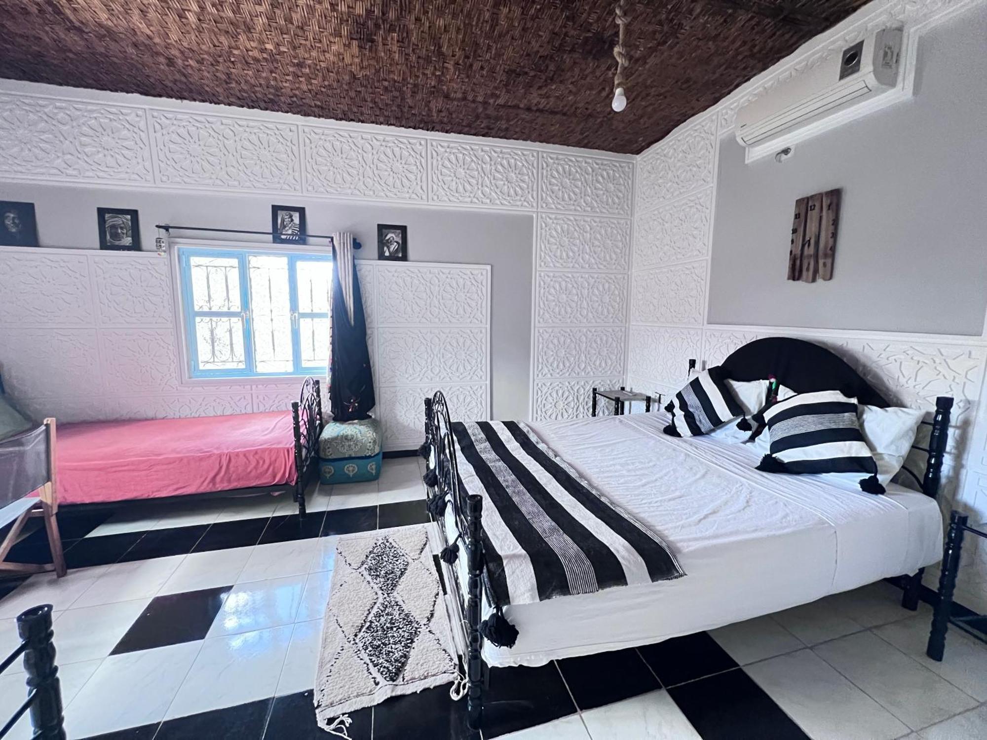 La Maison Traditionnelle Hotel Et Guesthouse Тафраут Экстерьер фото