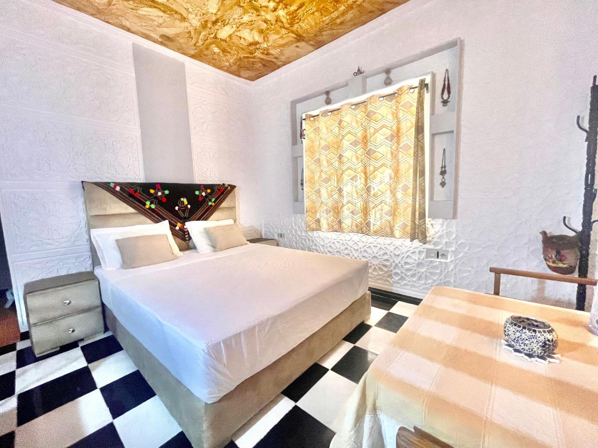 La Maison Traditionnelle Hotel Et Guesthouse Тафраут Экстерьер фото