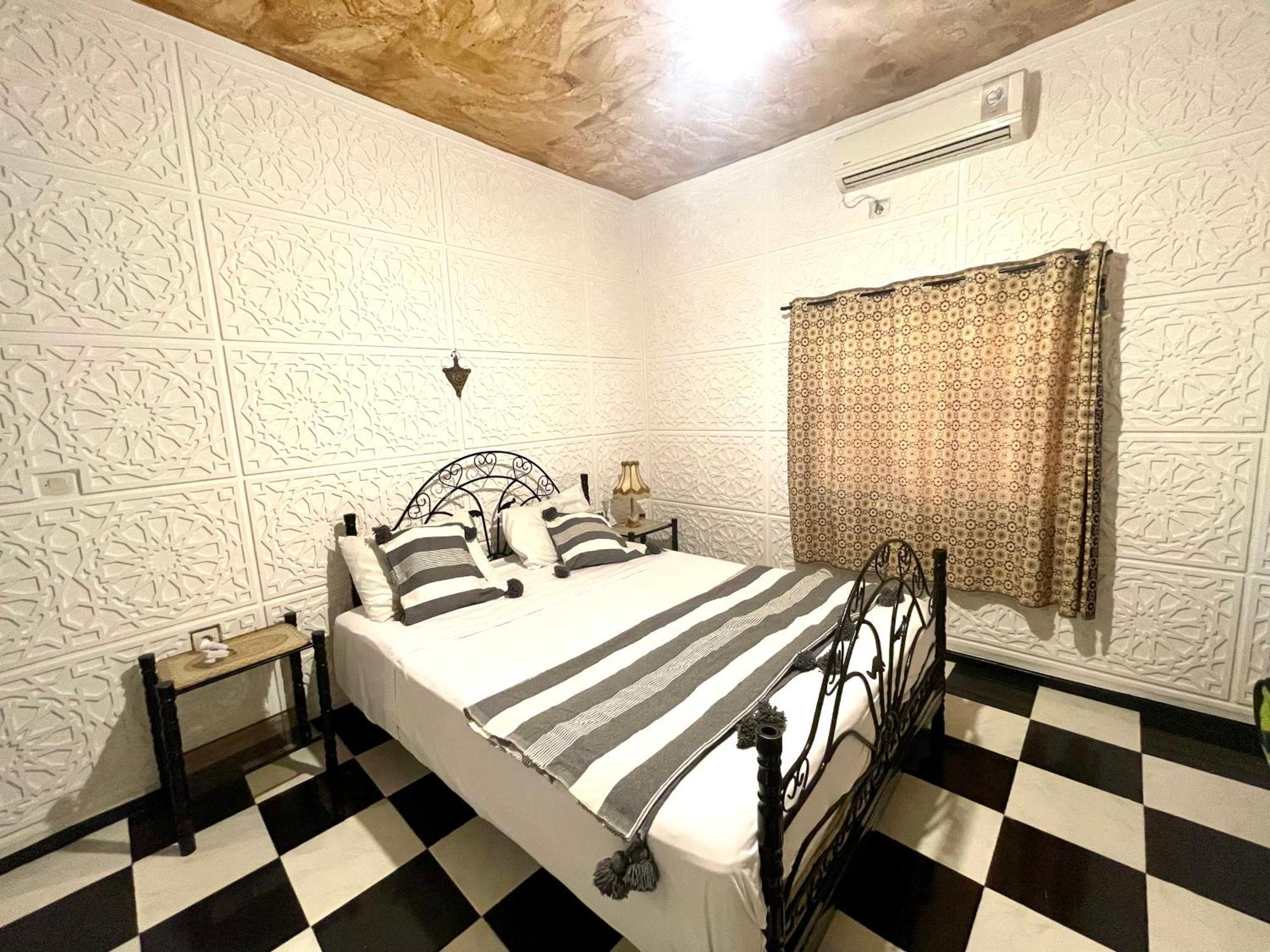 La Maison Traditionnelle Hotel Et Guesthouse Тафраут Экстерьер фото