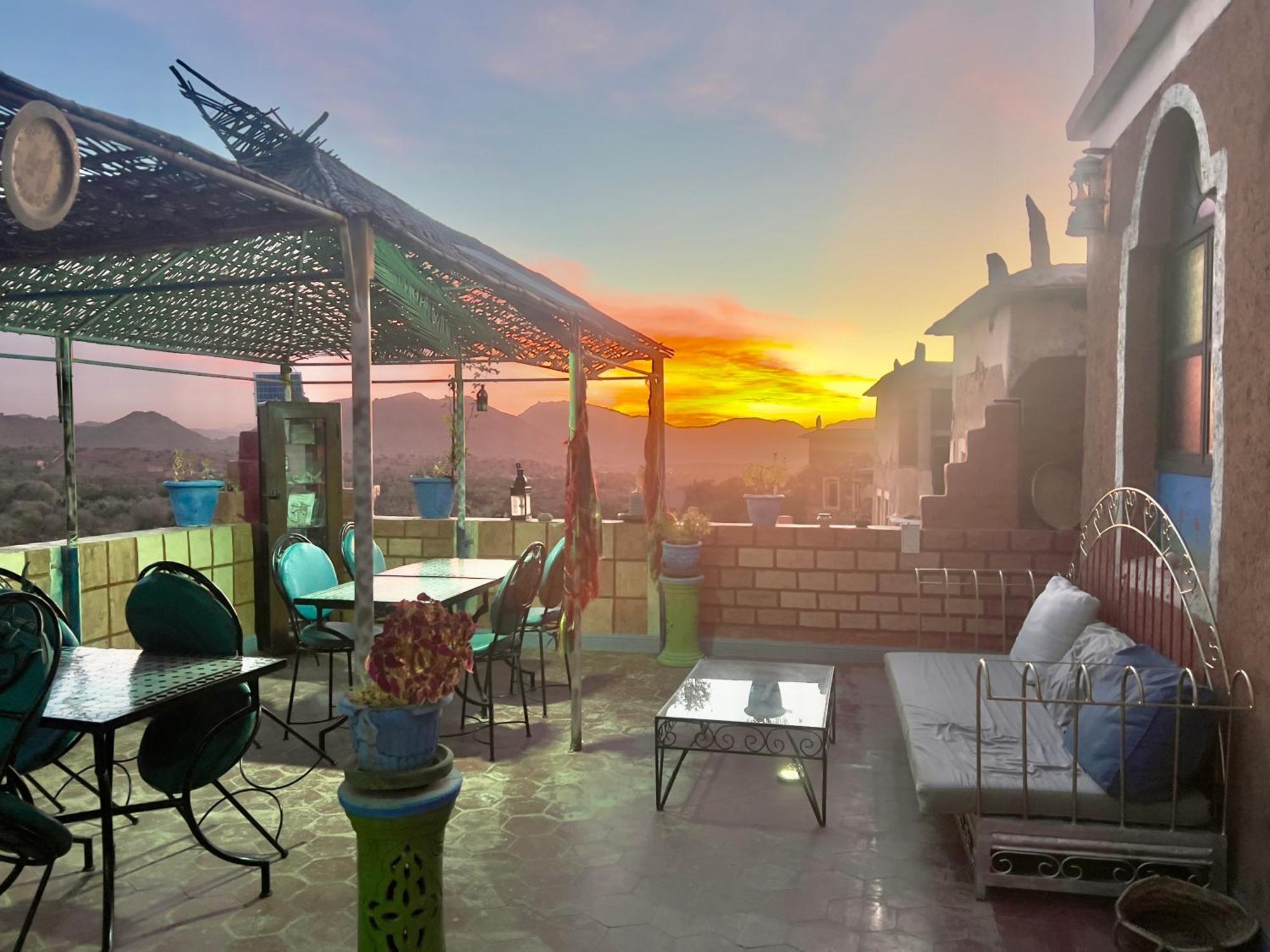 La Maison Traditionnelle Hotel Et Guesthouse Тафраут Экстерьер фото
